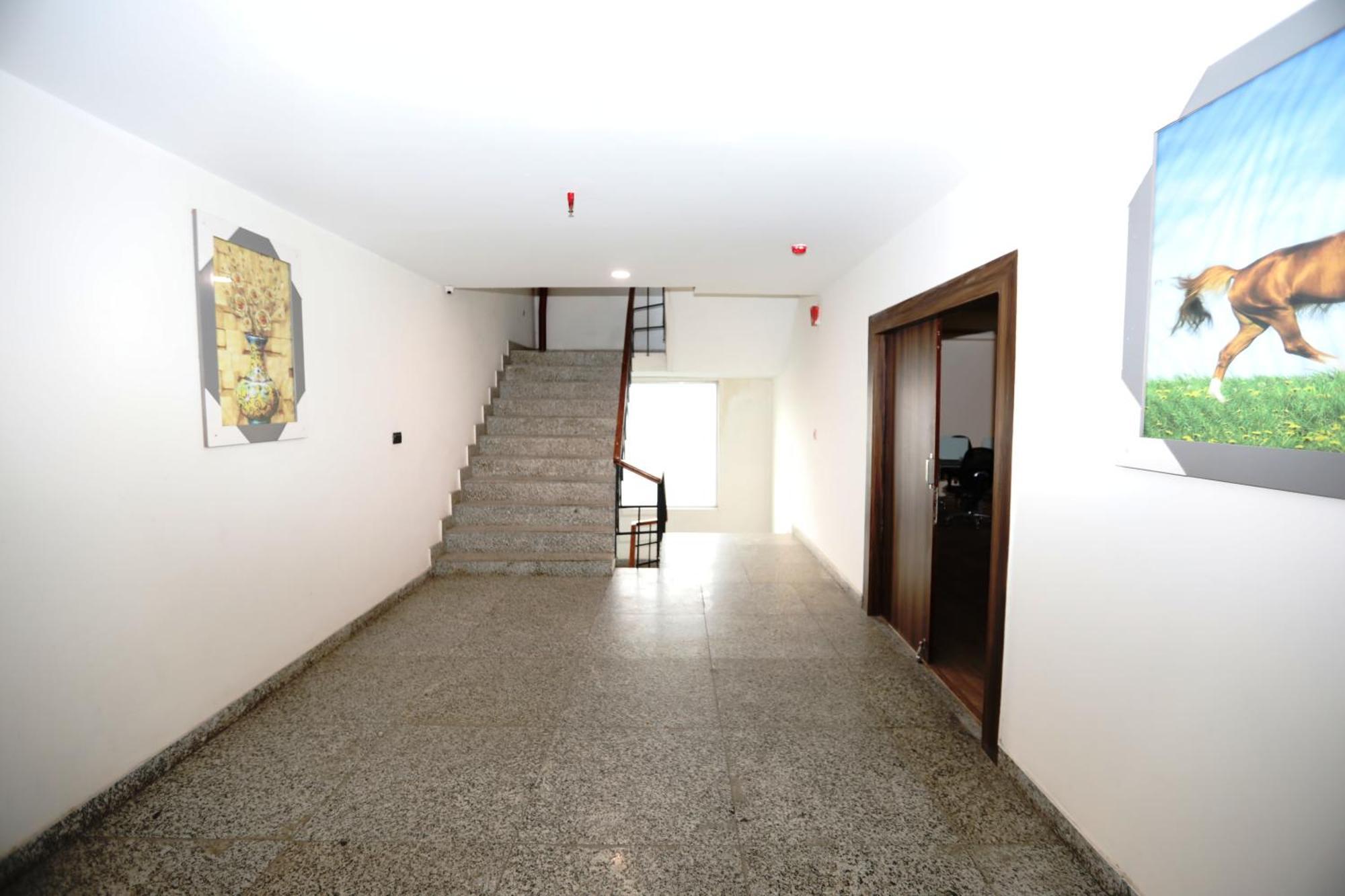 Hotel Noida Grand Sec 58 Екстер'єр фото
