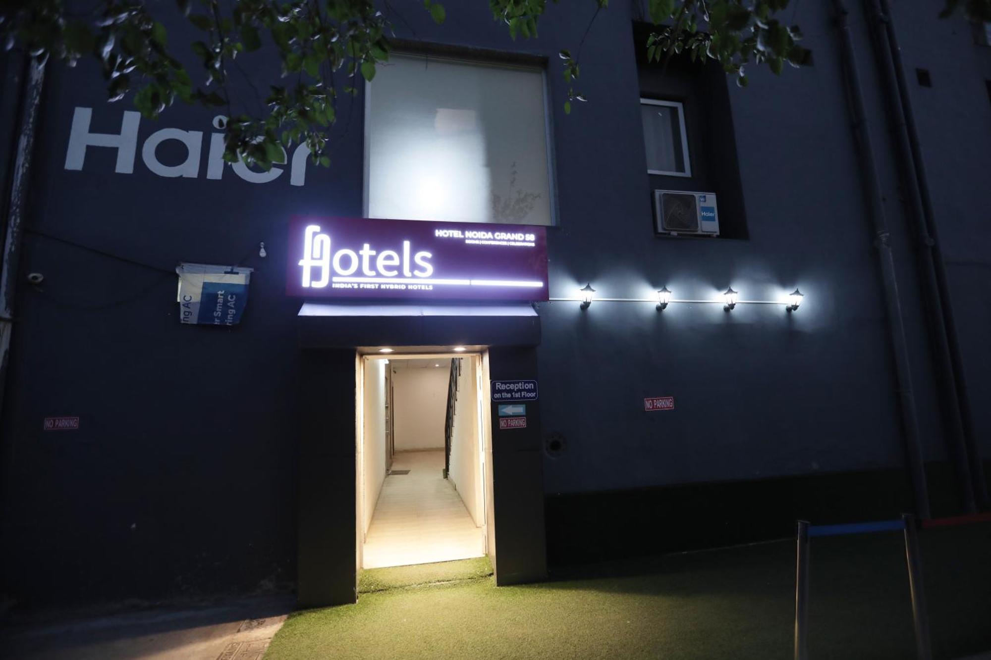 Hotel Noida Grand Sec 58 Екстер'єр фото